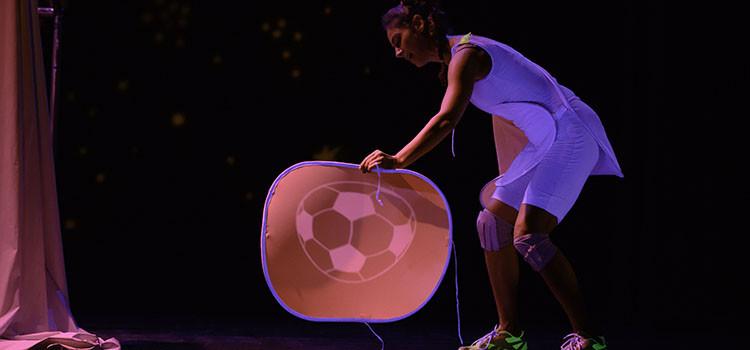 Imagen: En mi casa infinita, de Larumbe danza