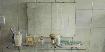 Imagen: Lavavo y espejo, Antonio López, 1967.